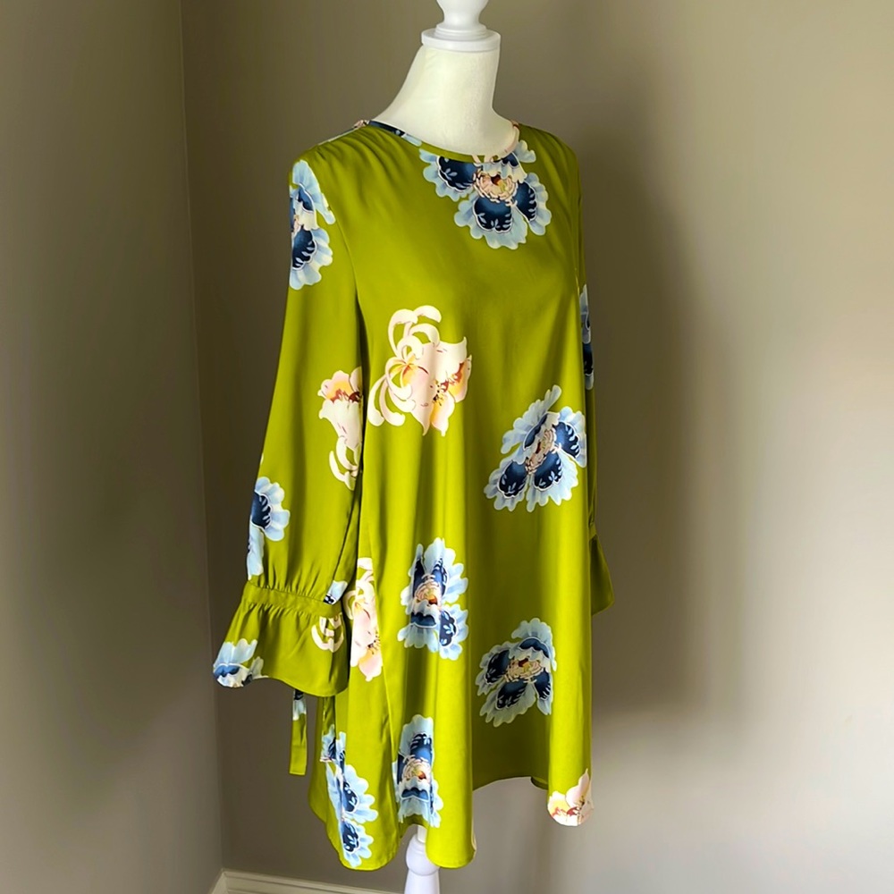 LOFT Shift Dress Size M